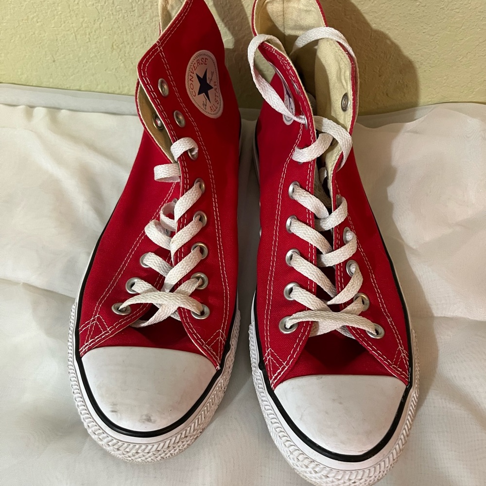 Like new pair of Converse All Stars Men’s 9